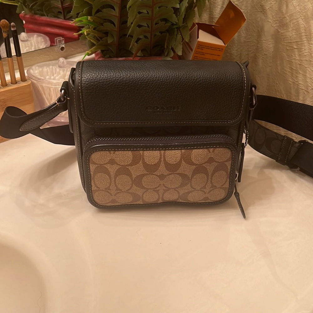 Sullivan flap crossbody